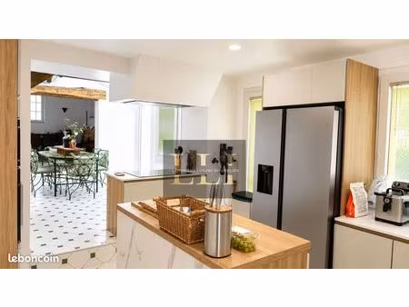 propriété 8 pièces 246 m²