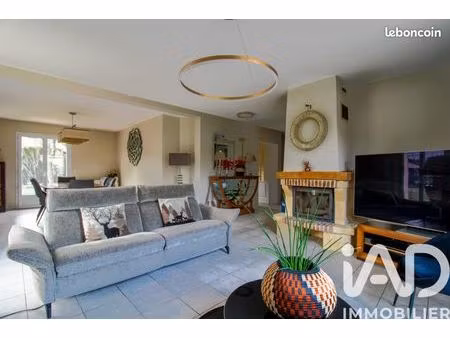 maison familiale 6 pièces 247 m²