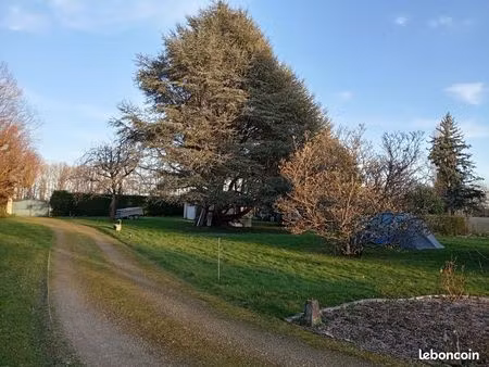grande propriete dans parc magnifique