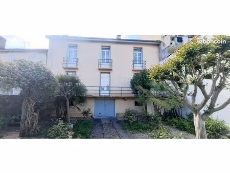 vends maison de ville