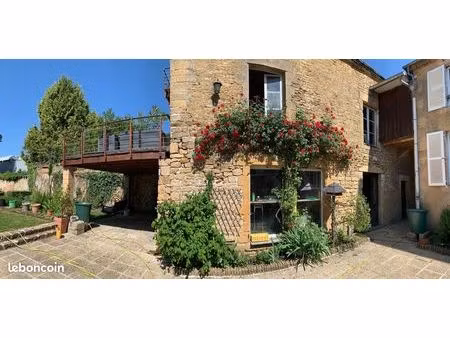 maison 9 pièces 233 m²