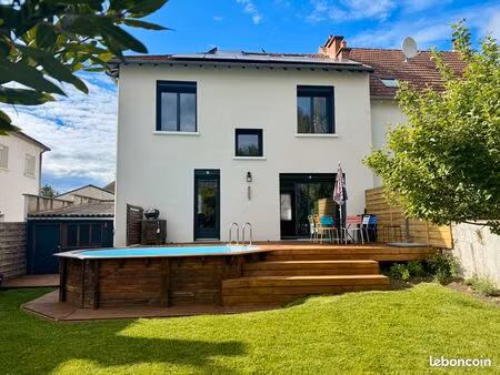 maison de ville avec jardin et piscine