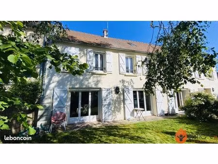 maison 7 pièces 235 m²