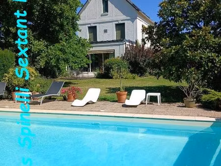 maison 7 pièces 204 m²
