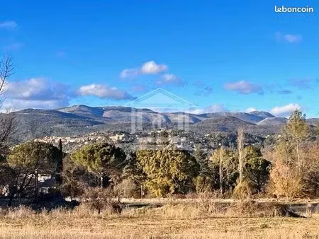 terrain 1500 m² tourrettes