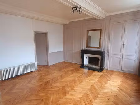 f2 rénové et ensoleillé