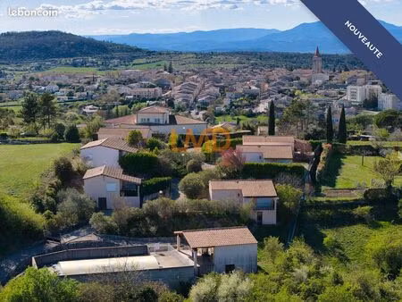 immeuble 18 pièces 345 m²
