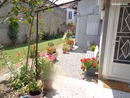 appartement t1 bis a saint-girons