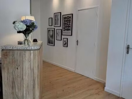local 40m2 ecully centre - idéal bien-être ou bureaux
