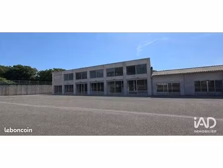 boutique 250 m² aubignan