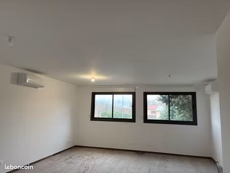 entrepôt + bureau