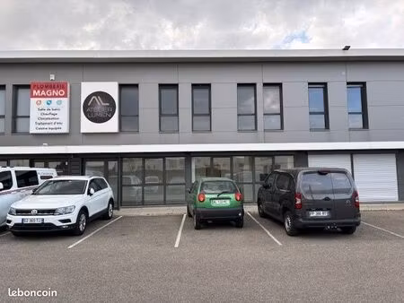 local d'activites a louer chassieu
