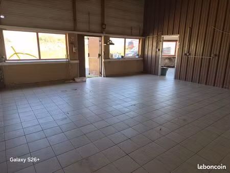 local commercial 130 m2