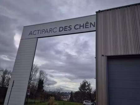 local 180 m² saint-genis-les-ollieres