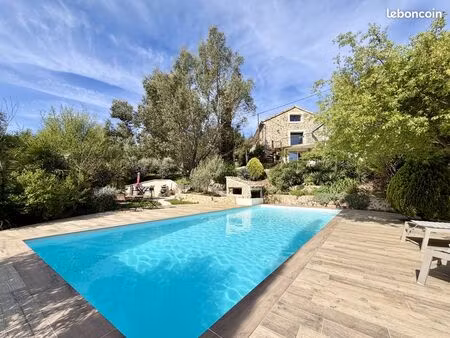 propriété 8 pièces 234 m²