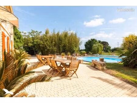 maison 8 pièces 240 m²