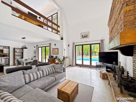 maison 10 pièces 300 m²