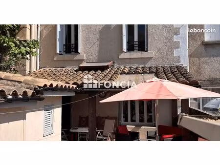 tel f martinez 0616831o69 située dans un village avec toutes les commodités à quelques min