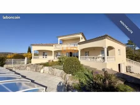 villa 5 pièces 210 m²