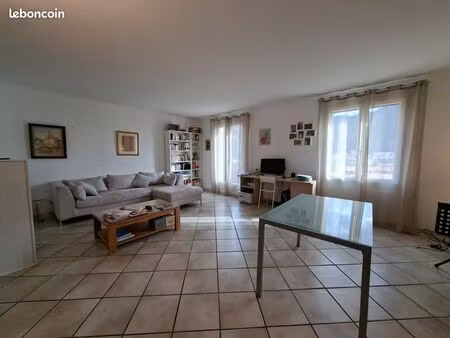 grand appartement t5 en ville