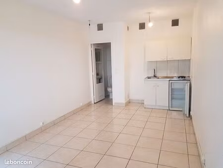 studio 18m2 résidence de standing (versailles)
