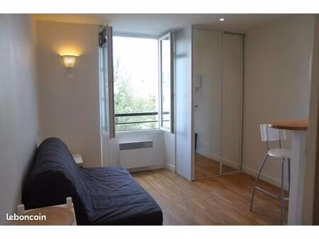 studio meuble tres fonctionnel