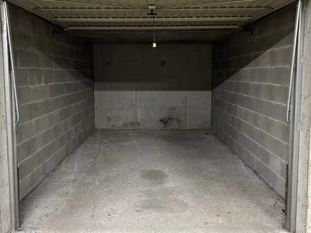 box 12 5m2 epinay sur seine  200m enghien les bains
