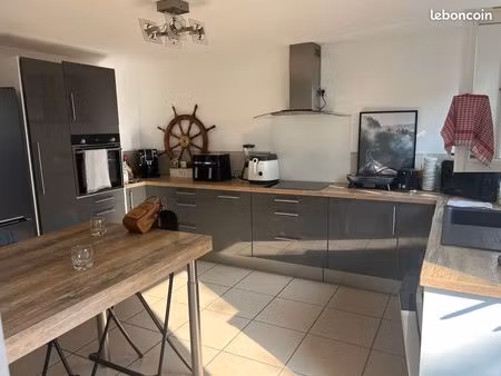 maison 90 m² 3 ch. la crau (83)-dpe a -clim-carport -3 stationnementss