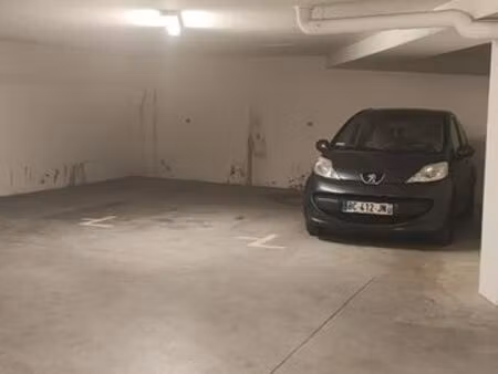 lot de parking en sous-sol sécurisé