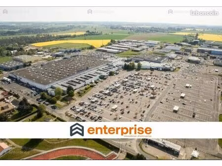 local commercial 262 m²