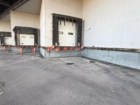 local 2000 m² bobigny