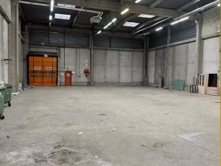 local 800 m² bobigny