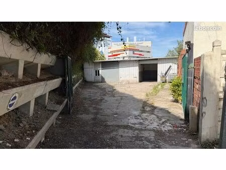 local toute activité à saint-denis dans zone industrielle
