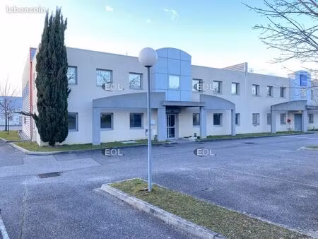 local d'activité 560 m²