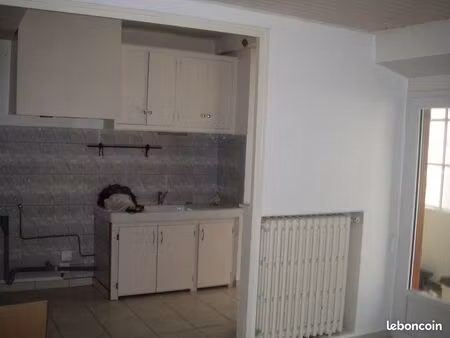 location maison de village