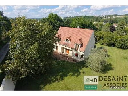 pavillon 8 pièces 180 m²