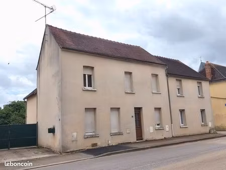 immeuble 200m2 comprenant 3 appartements occupés 138 000