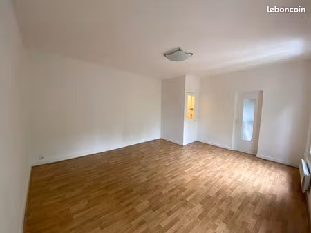 studio 1 pièce 31 m²