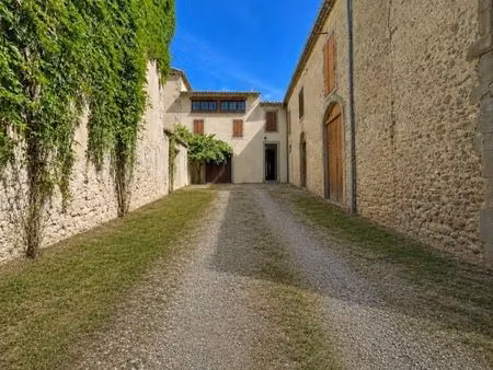 maison 2 pièces 158 m²