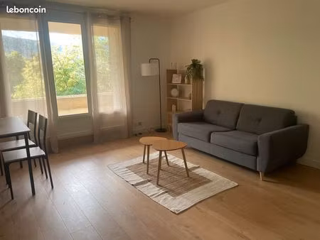 studio 31 m² refait à neuf – balcon  clim  cave  parking