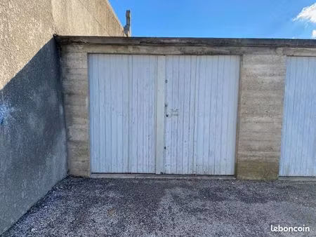 garage 11 m² aubenas