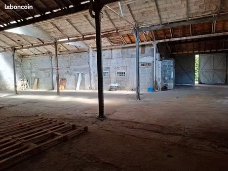 location hangar serrieres 07