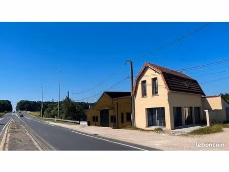 local commercial n7 rénové et lumineux-très forte visibilité-idéal artisan ou profession l