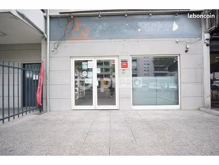 local commercial 83 m²