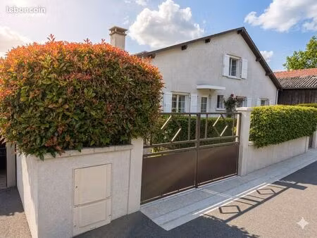 exclusivite charleville  maison individuelle de 120 m² sur sous-sol complet