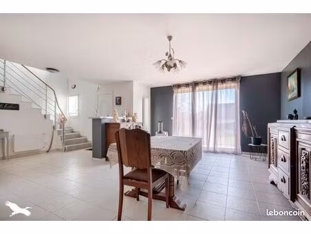 maison 8 pièces 235 m²
