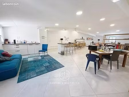 bureaux 106 m² alata