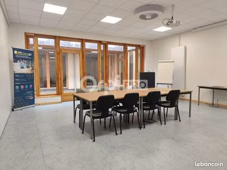 bureau 362 m²