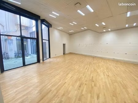 local bureaux 300 m²