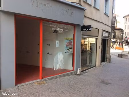 commerce 140 m²
